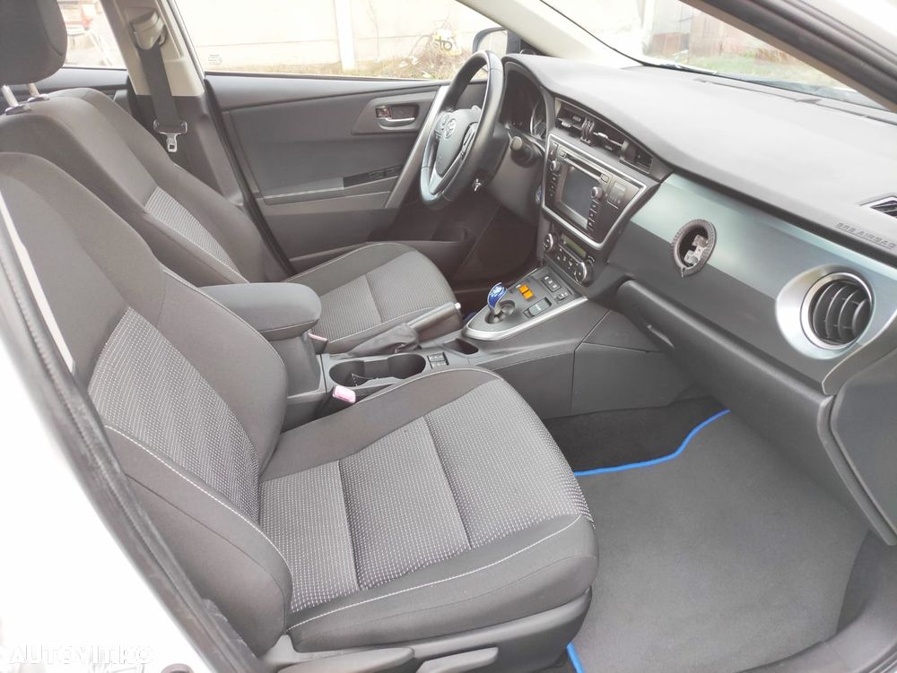 Toyota Auris - 7
