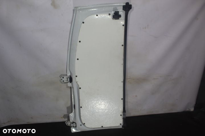 DRZWI PRAWY TYŁ BAGAŻNIKA VW CADDY III LIFT - 2