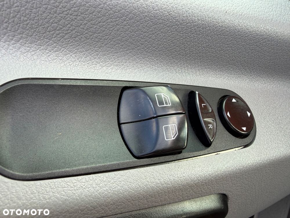Volkswagen CRAFTER 6 osób Brygadówka - 28