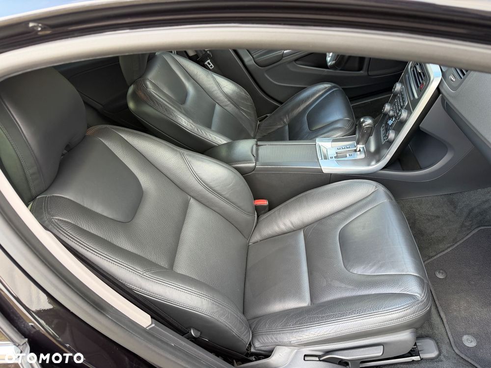 Volvo V60 D3 Geartronic Summum - 11