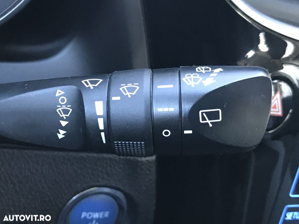 Toyota Auris 1.8 L VVT-i Sol+ - 23