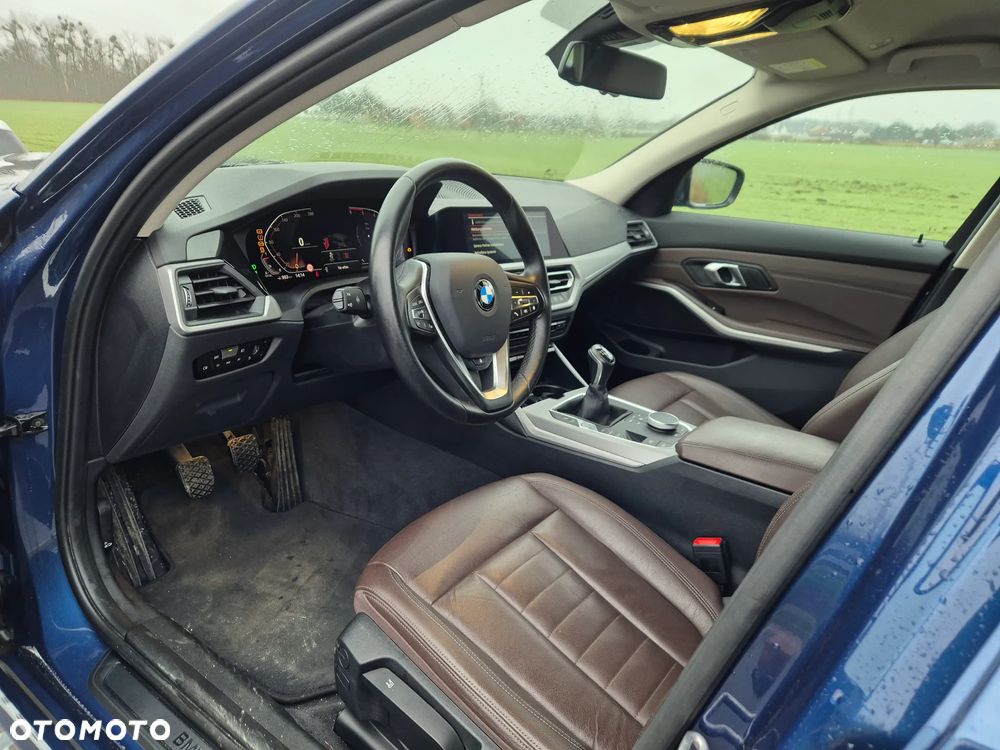 BMW Seria 3 318d Sport Line Shadow - 15