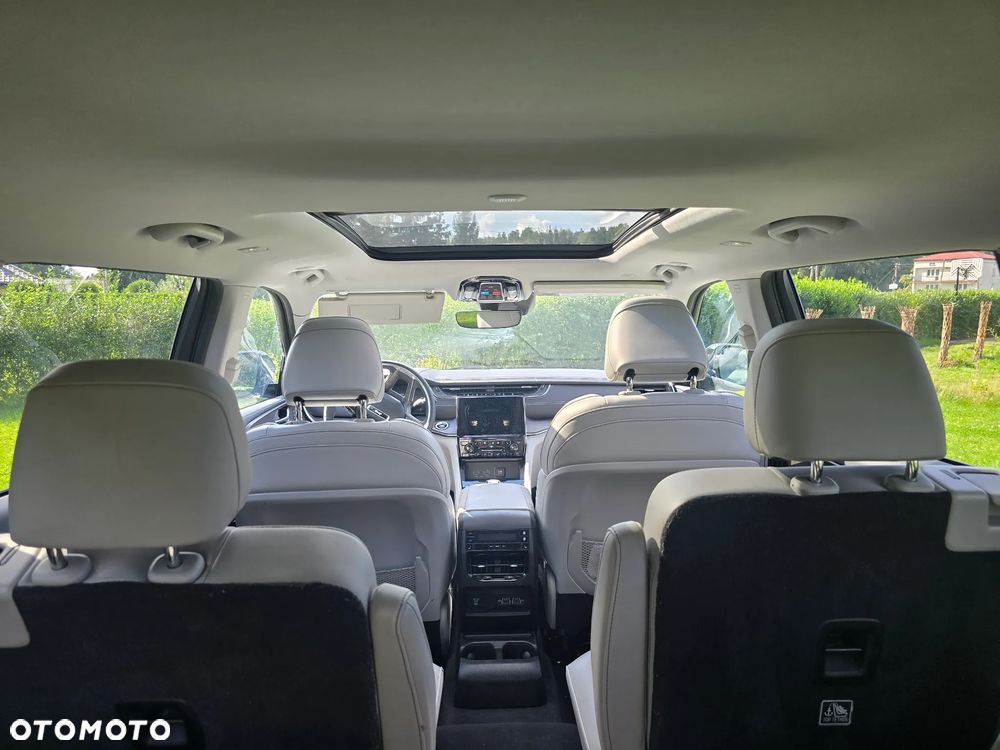 Jeep Grand Cherokee - 20