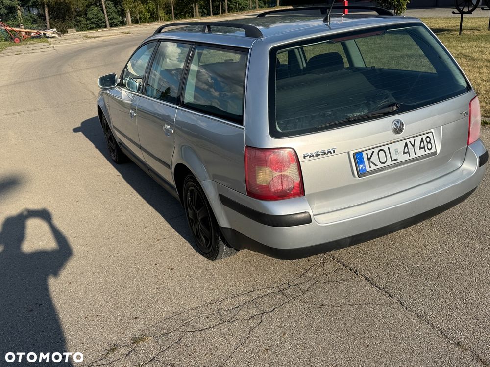 Volkswagen Passat 1.9 TDI Highline - 18
