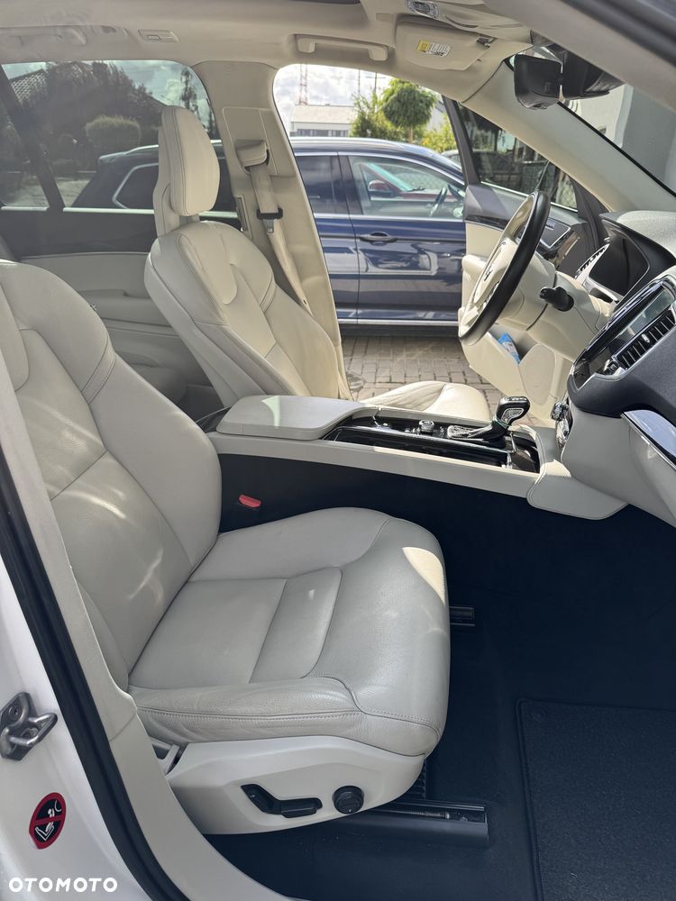 Volvo XC 90 - 21