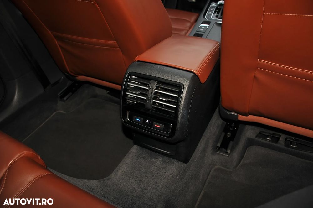 Volkswagen Passat 2.0 TDI DSG Highline - 28