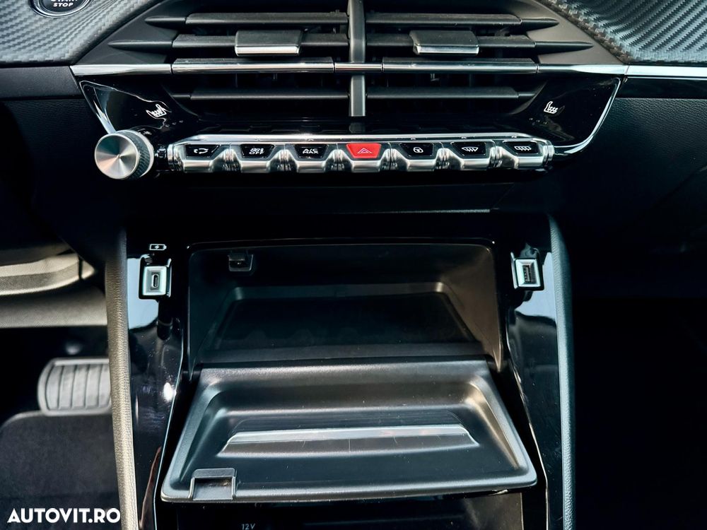 Peugeot 2008 PureTech 130 EAT8 Allure - 24