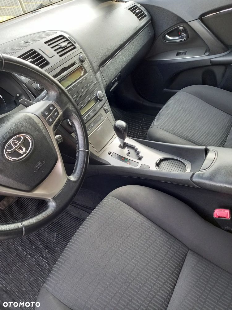 Toyota Avensis - 14