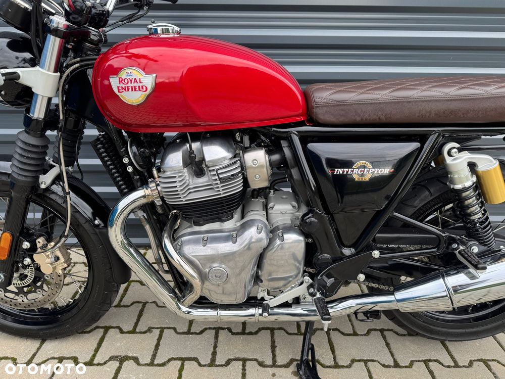Royal Enfield Interceptor - 12
