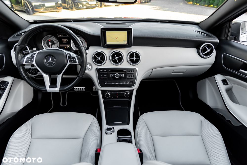 Mercedes-Benz Klasa A 250 4Matic 7G-DCT AMG Line - 29