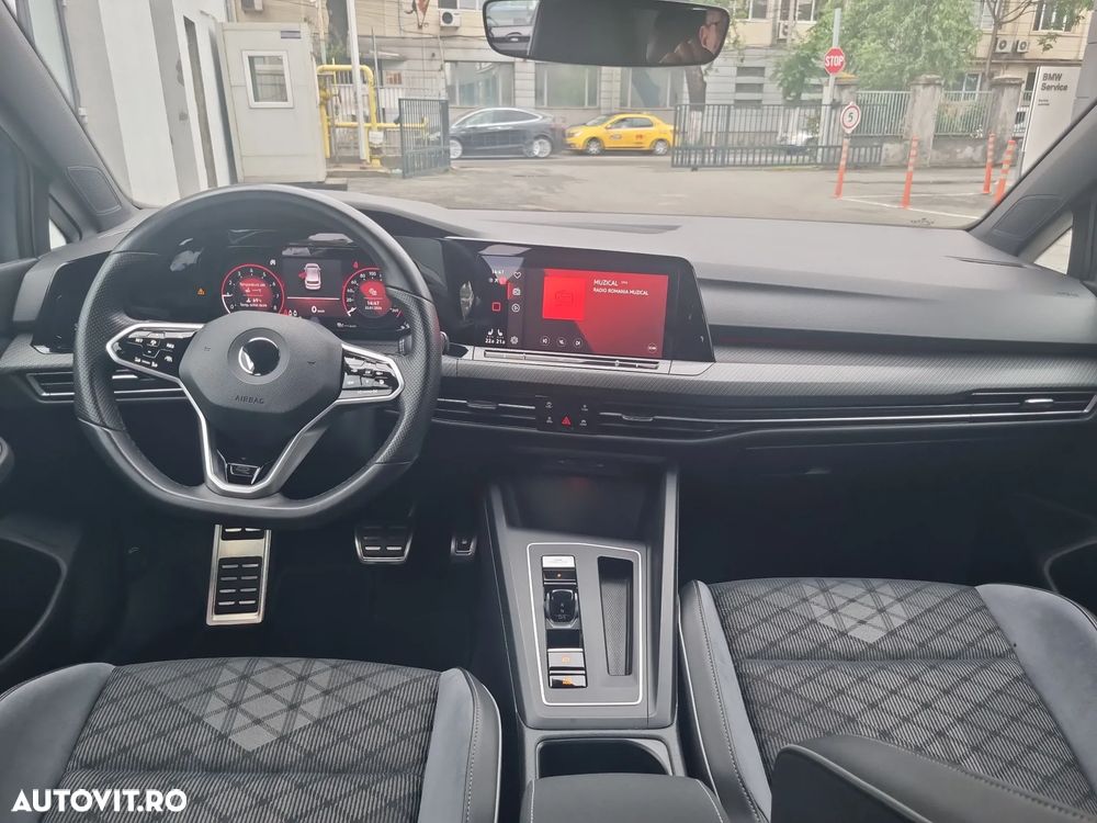 Volkswagen Golf - 10