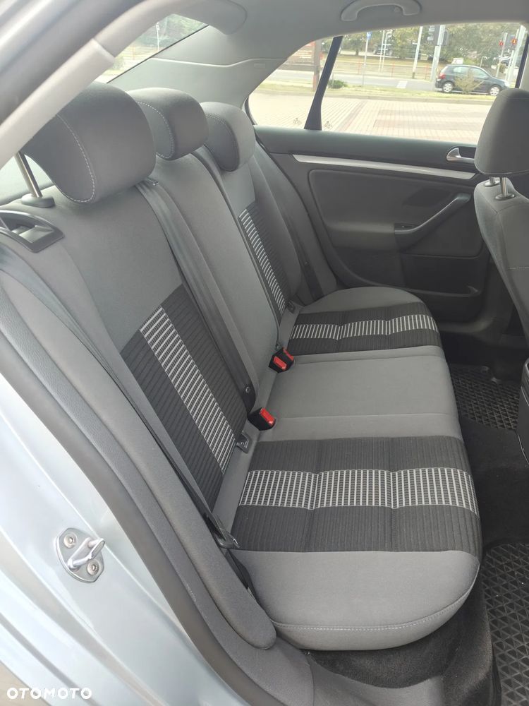 Volkswagen Jetta 1.9 TDI Trendline - 8