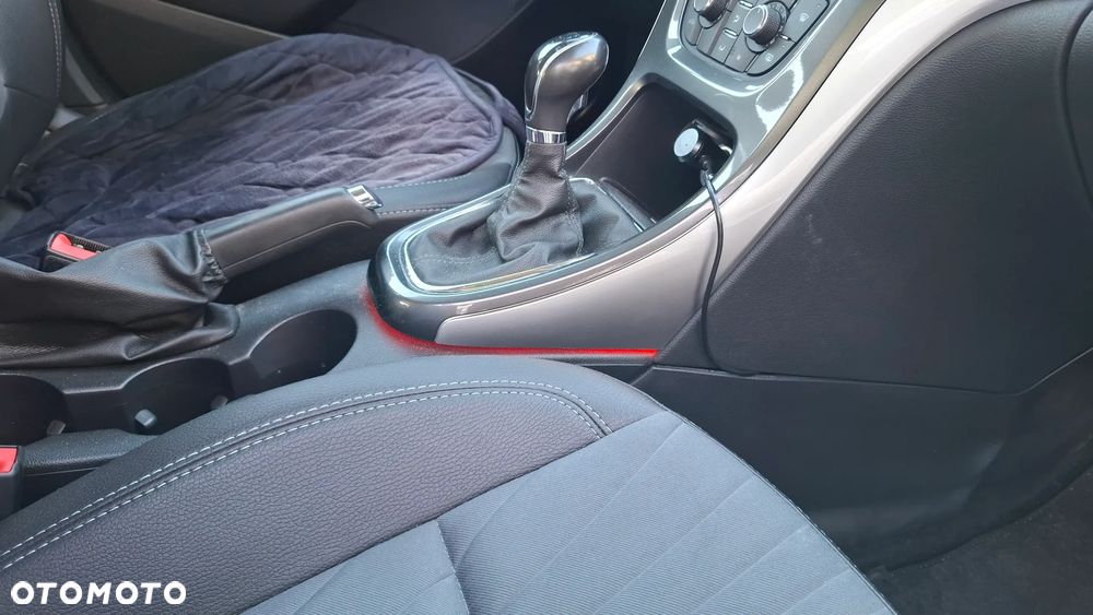 Opel Astra 1.4 T Cosmo - 11