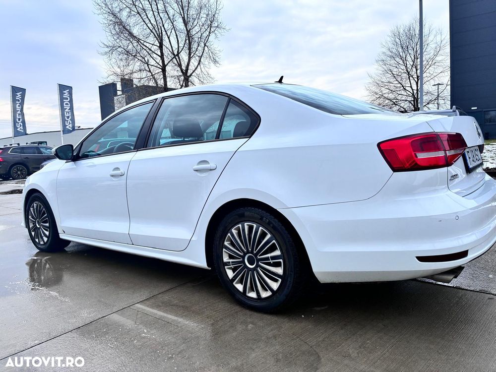 Volkswagen Jetta 2.0 TDI Comfortline - 6