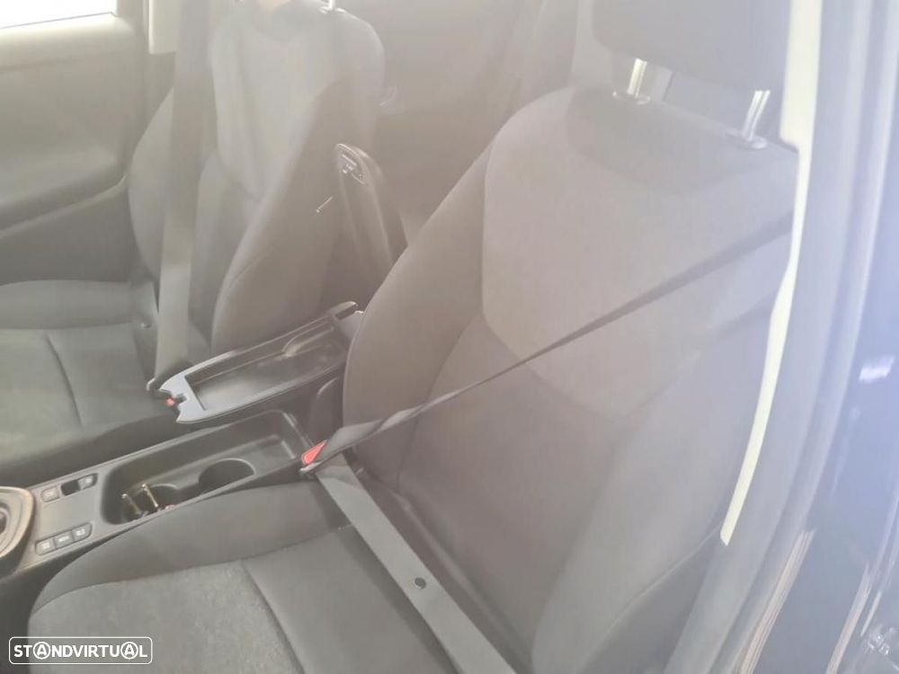 Toyota Yaris 1.5 HDF Comfort - 4