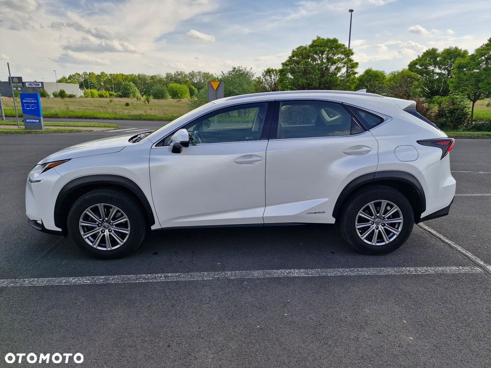 Lexus NX 300h Elite AWD - 2