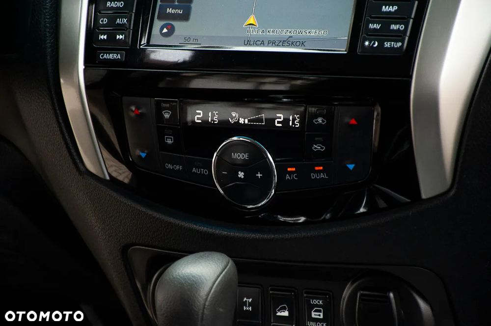 Nissan Navara DPF Autm Platinum - 8