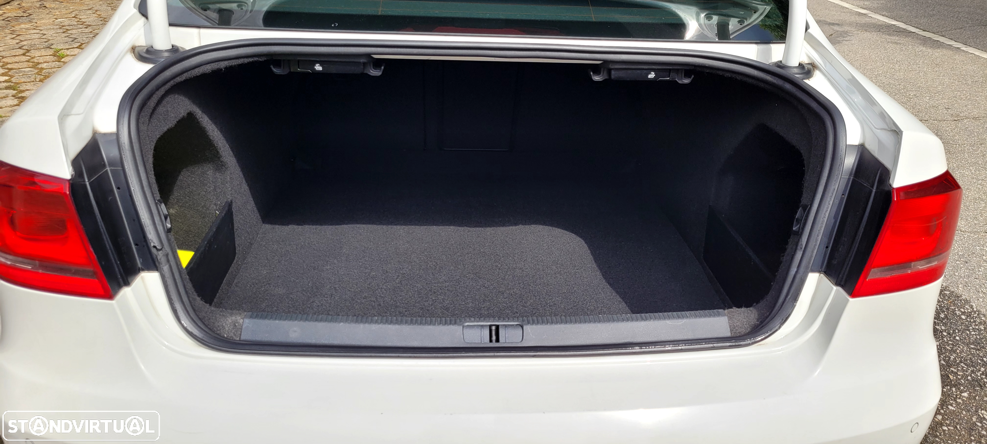 VW Passat 2.0 TDI Confortline - 6