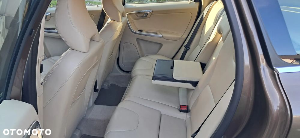 Volvo XC 60 D4 Drive-E Momentum - 13