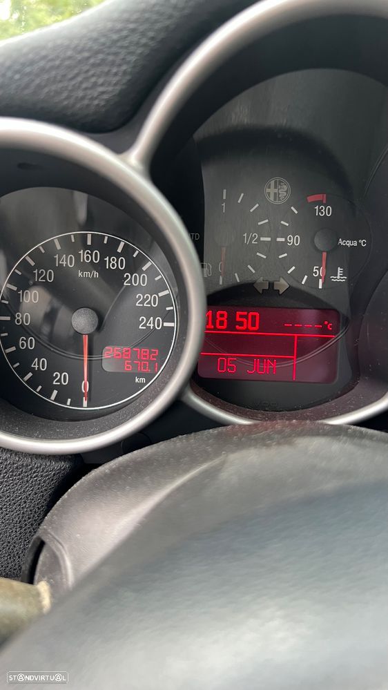 Alfa Romeo 147 1.9 JTD 16V Progression - 5