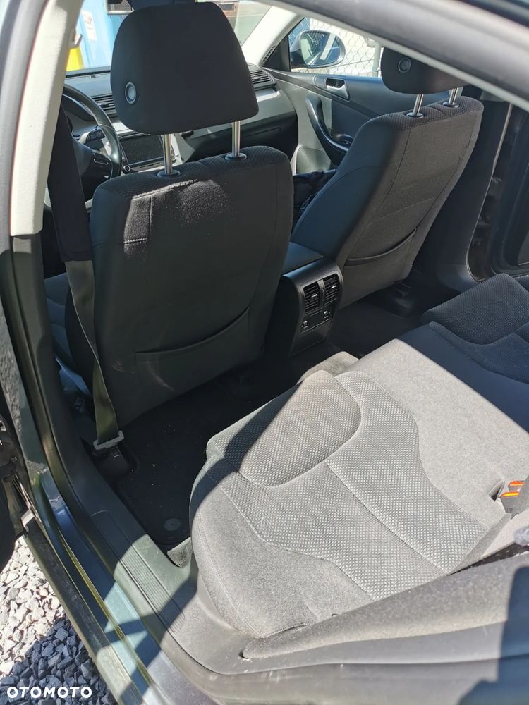 Volkswagen Passat 1.6 TDI BlueMotion Technology Comfortline - 5