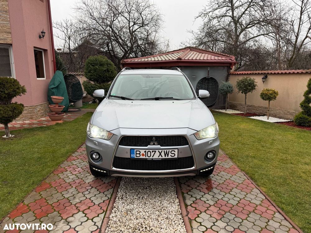 Mitsubishi Outlander - 15
