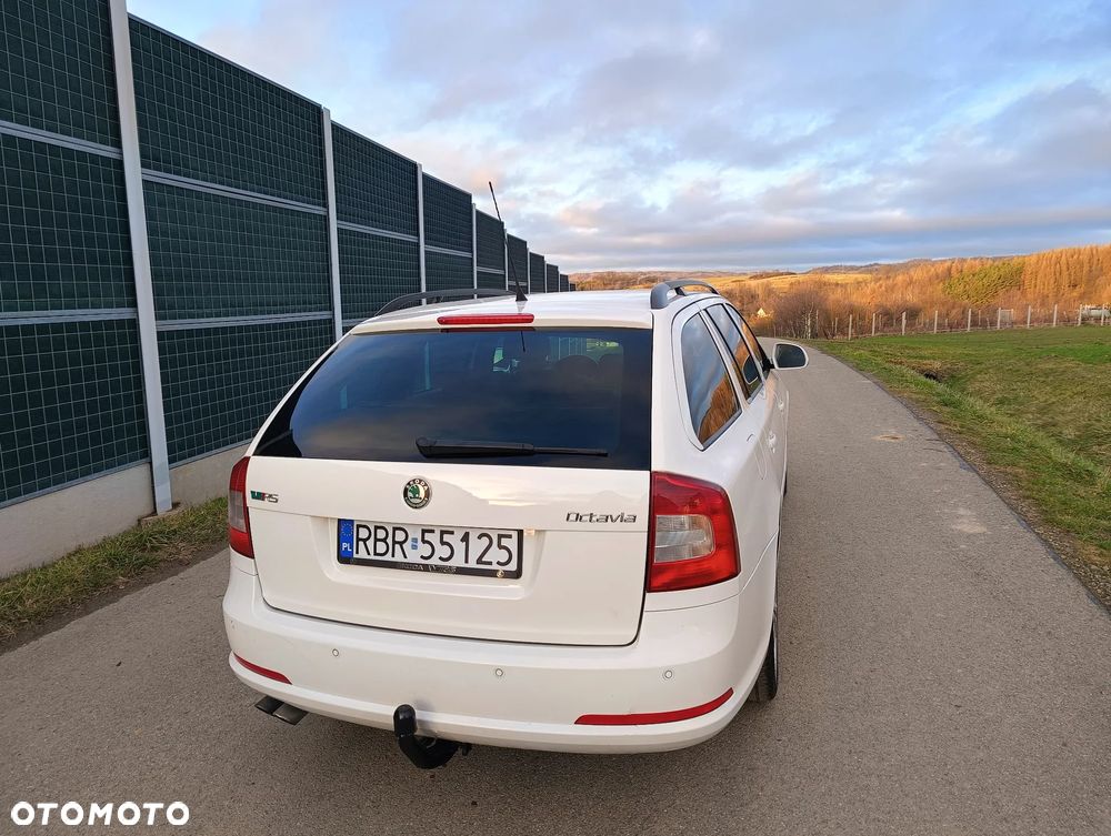 Skoda Octavia 2.0 TDI CR DPF RS - 19