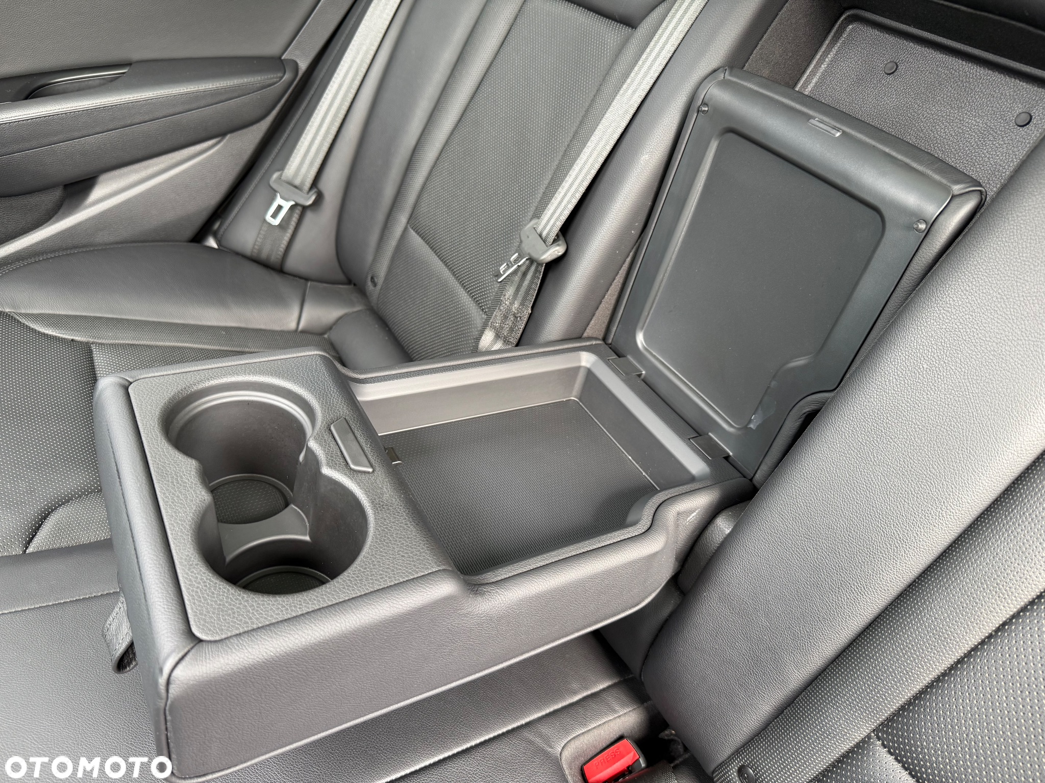 Hyundai i40 Kombi 1.7 CRDi Premium - 35