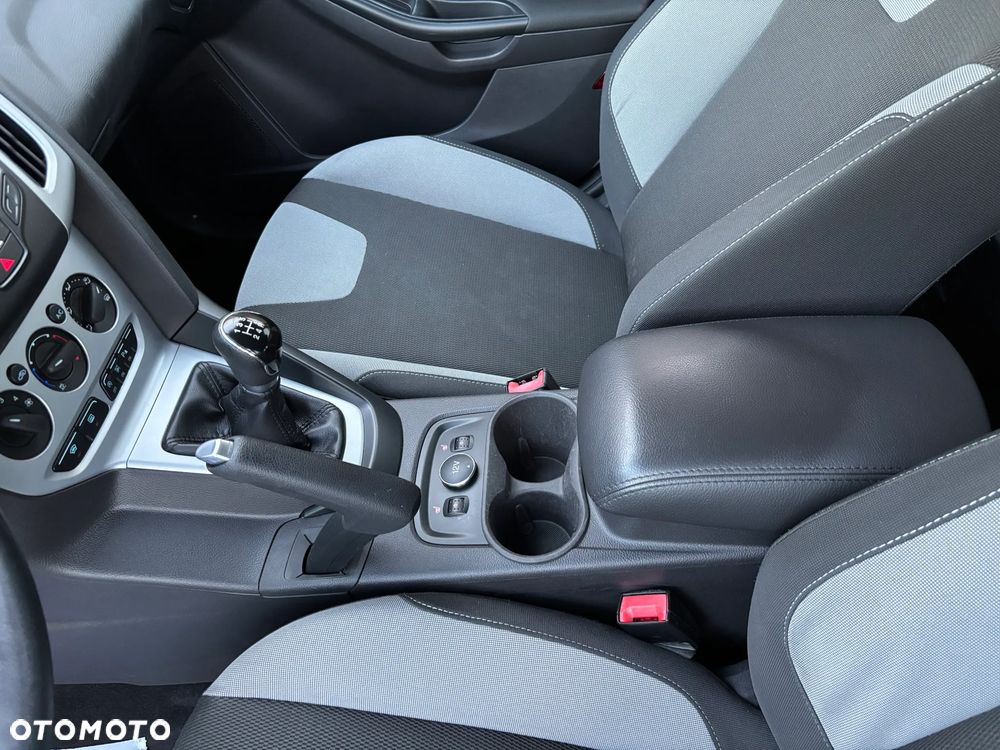 Ford Focus 1.0 EcoBoost Start-Stopp-System Ambiente - 23