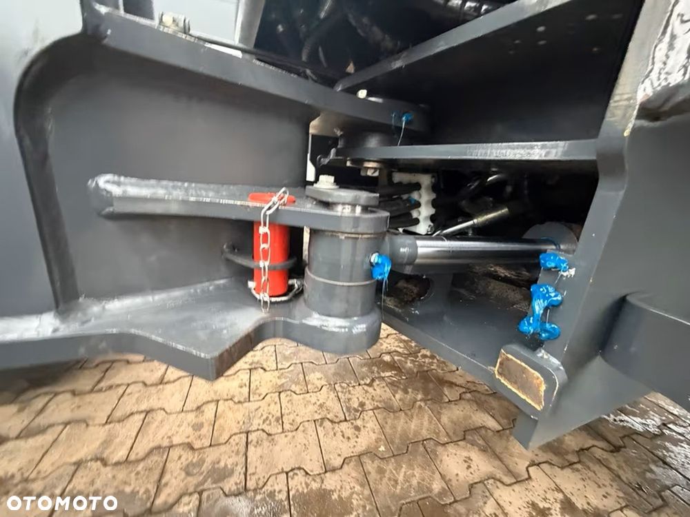 Komatsu WA70 M-8E0 - 15