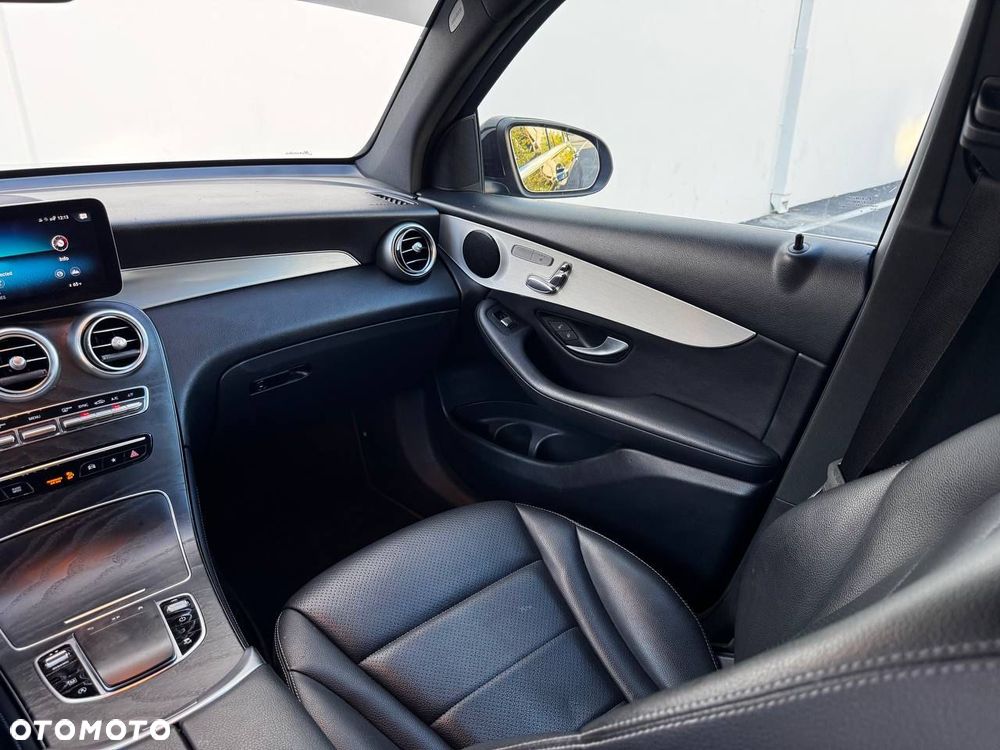 Mercedes-Benz GLC 300 4Matic 9G-TRONIC - 15