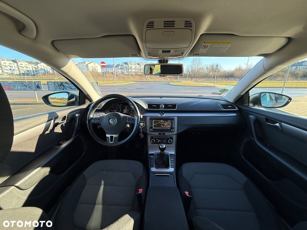 Volkswagen Passat 2.0 TDI BlueMotion Technology Comfortline - 19