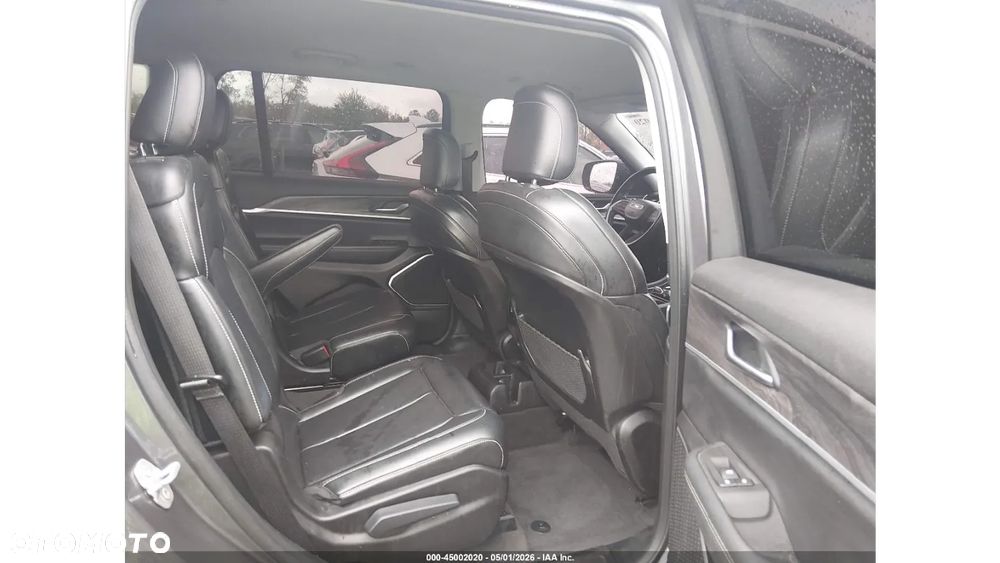 Jeep Grand Cherokee - 13
