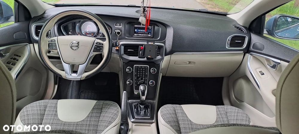 Volvo V40 T3 Geartronic Momentum - 5