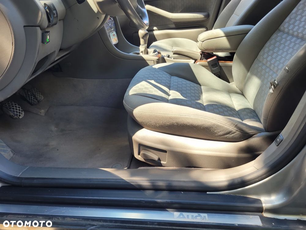Audi A6 Limousine 2.4 - 16