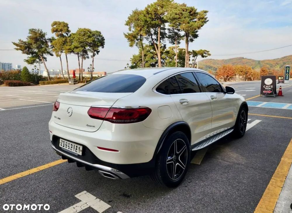 Mercedes-Benz GLC 300 4Matic 9G-TRONIC Exclusive - 6