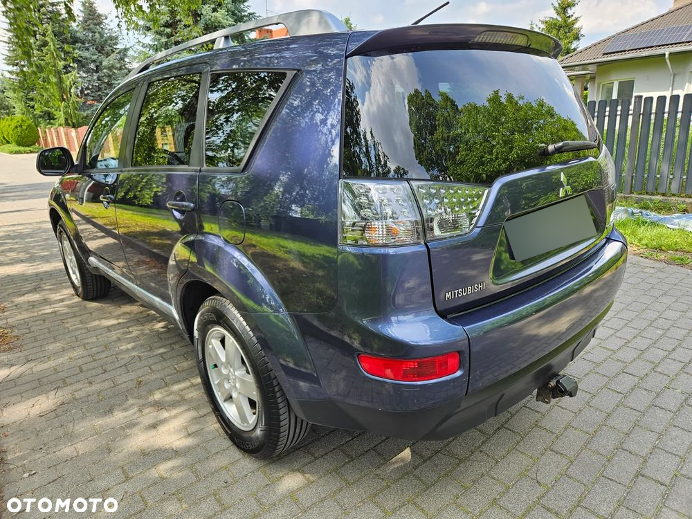 Mitsubishi Outlander - 8