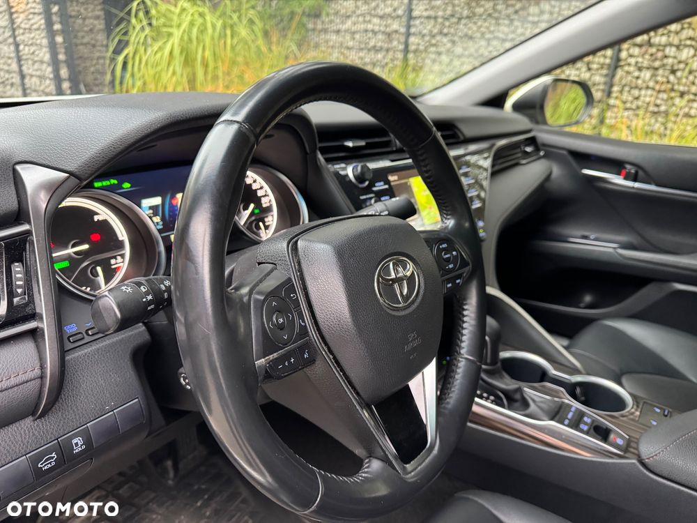 Toyota Camry 2.5 Hybrid Executive CVT - 17