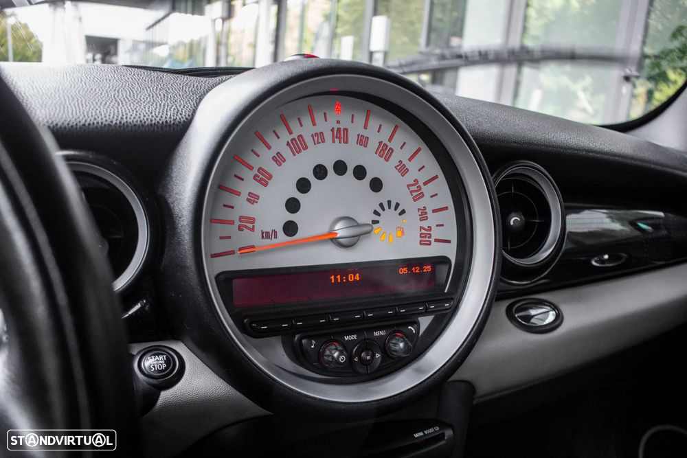 MINI 3 Portas Cooper D - 22