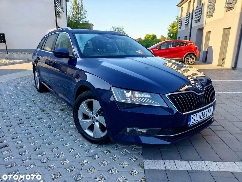 Skoda Superb 2.0 TDI Premium Edition - 9