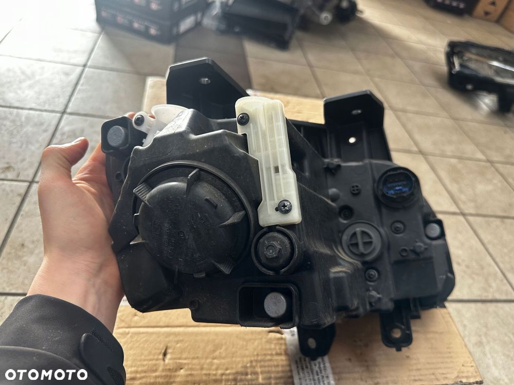 lampa przód lewa hyundai kona lift 20-23 soczewka j9921-63010 - 7