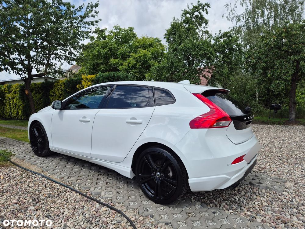 Volvo V40 D2 Drive-E R-Design Momentum - 5