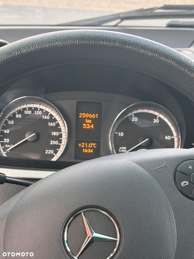 Mercedes-Benz Vito - 7