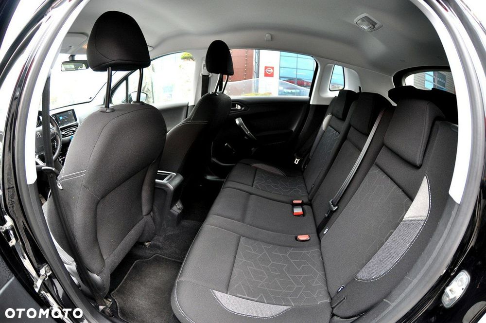 Peugeot 2008 1.2 Pure Tech GPF Style - 10