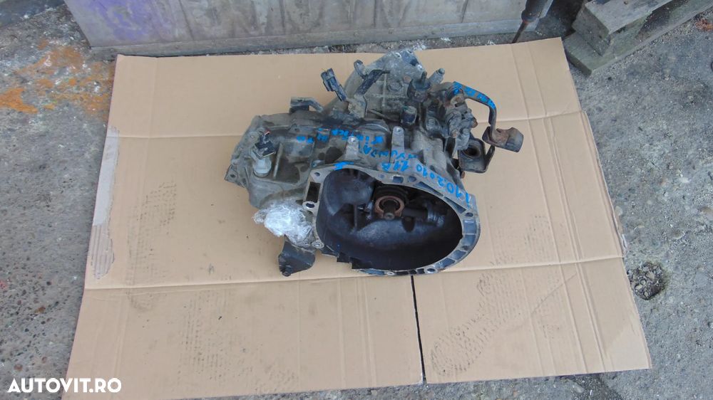 Cutie viteze 5 trepte COD M Hyundai i 10 an 2010 1.1 b - 8