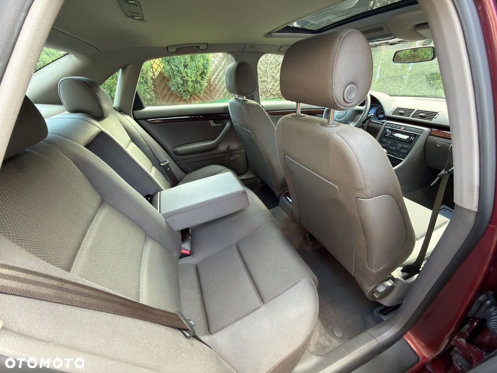 Audi A4 Limousine - 33