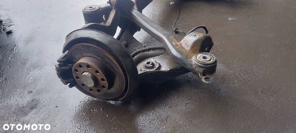 KOMPLETNE ZAWIESZENIE BELKA SANKI TYŁ HAMULCE ZACISKI AUDI A4 B6 SEDAN OŚKA - 5