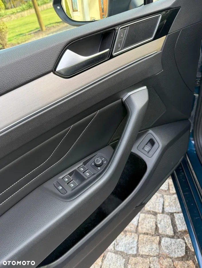Volkswagen Passat 2.0 TDI Elegance DSG - 12