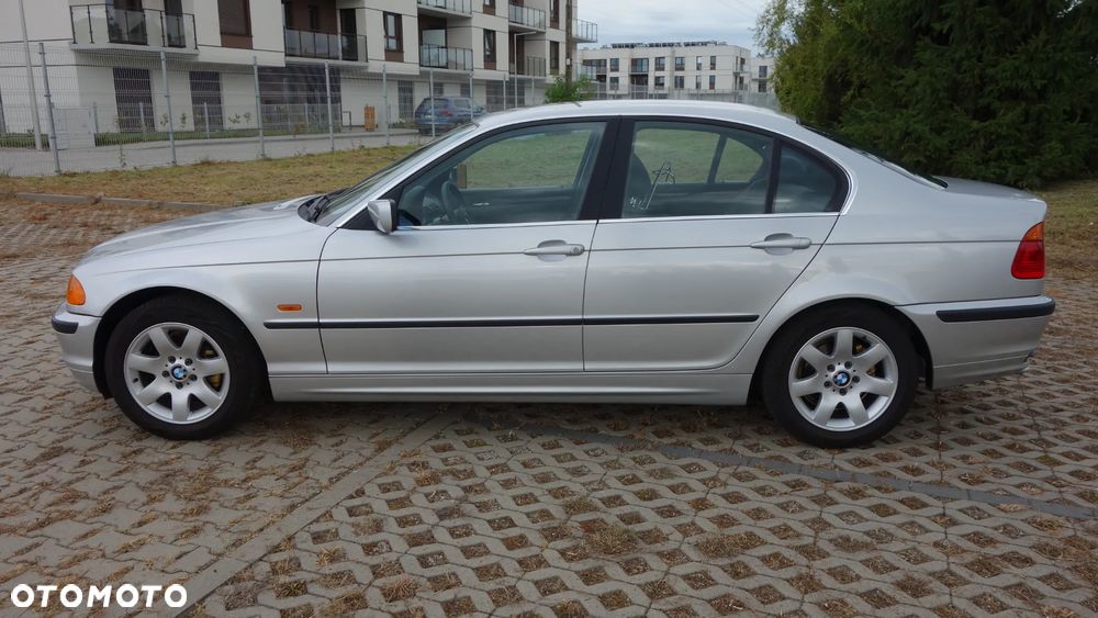 BMW Seria 3 320i - 9