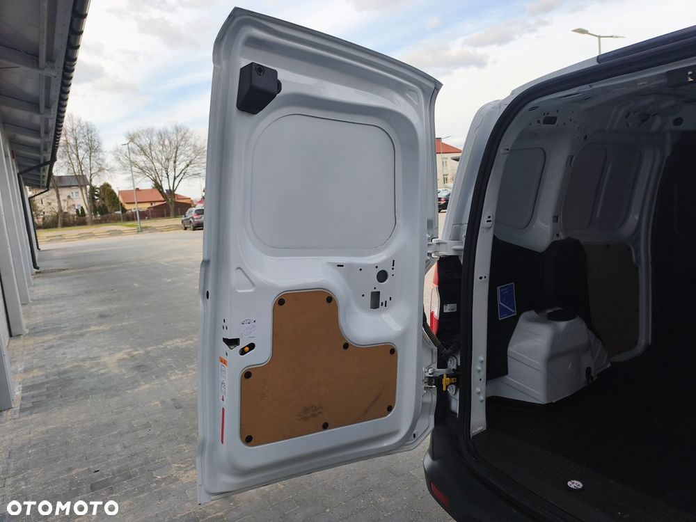 Ford Transit Courier - 16